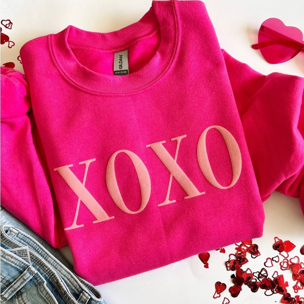 Women’s “puffy” valentines XOXO crewneck